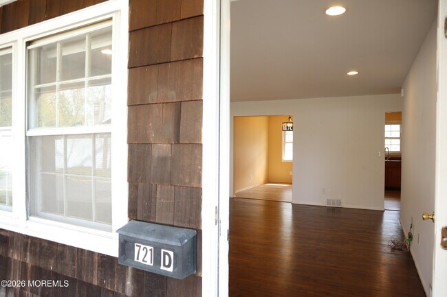 Foto del edificio - 721 Burnt Tavern Rd