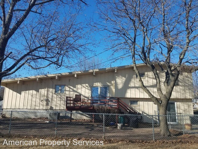 Building Photo - 1722 Cedar Crest Dr