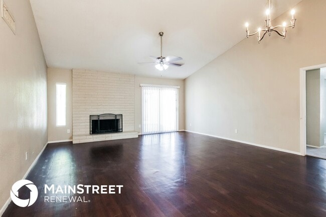 Building Photo - 16422 N 66th Dr