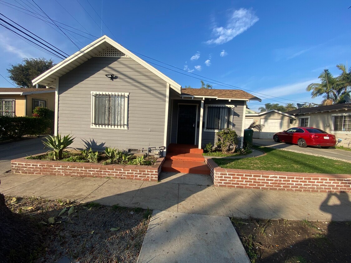 Foto principal - 515 E Buckthorn St