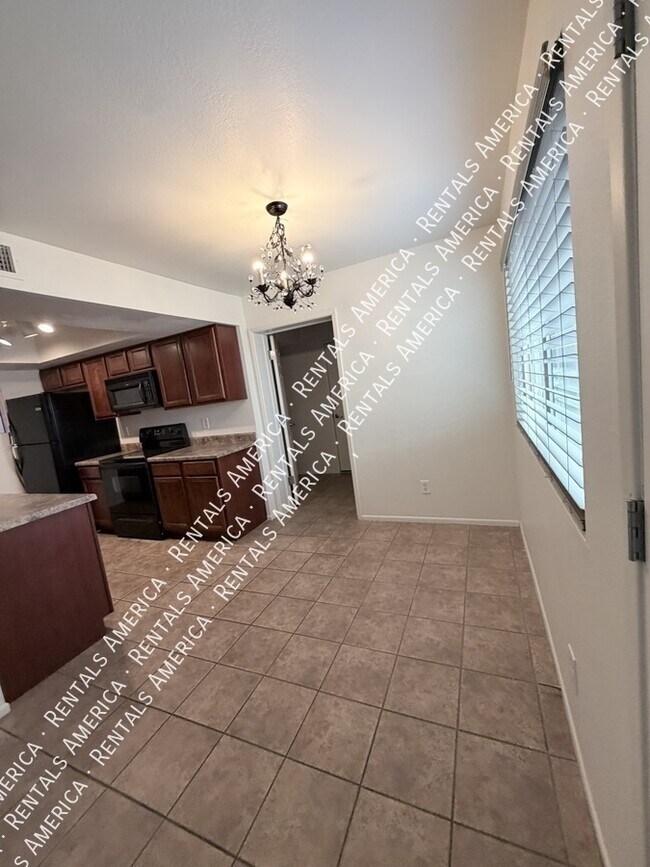 Foto del edificio - 1254 N 85th Pl