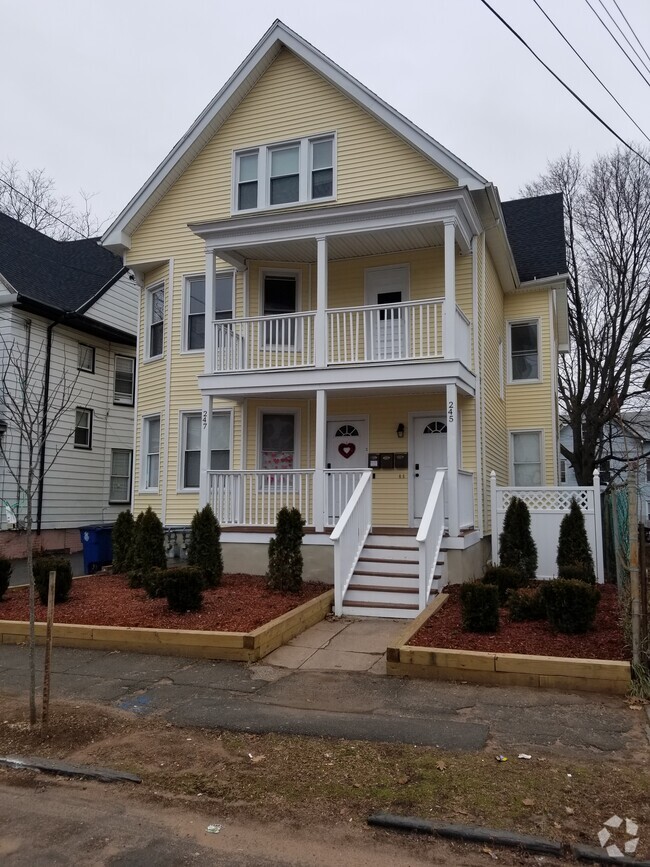 Trowbridge Square Historic District Apartments under 2,000 New Haven