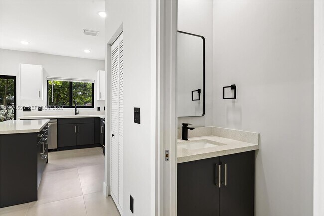 Foto del edificio - 120 NW 5th Ave