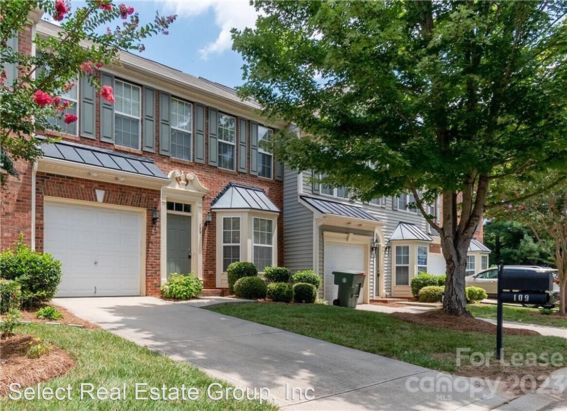 Primary Photo - 3 br, 2.5 bath House - 109 Kase Ct