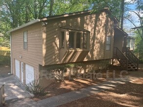 Building Photo - 221 Rustic Ridge Dr NE