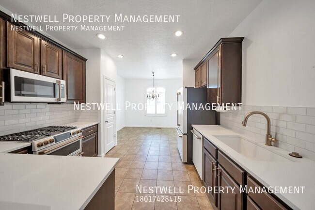 Building Photo - Elegant South Jordan Home with Breathtakin...