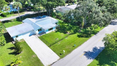 Building Photo - 768 22nd Pl