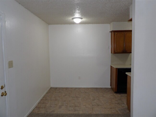 Foto del edificio - 6405 NW Oak Ave