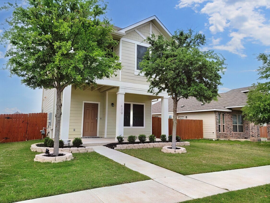 Foto principal - Stunning 3-Bedroom Home in Leander! Availa...