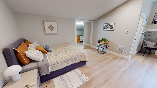 Foto del edificio - 11718 1/2 55th Ave SW