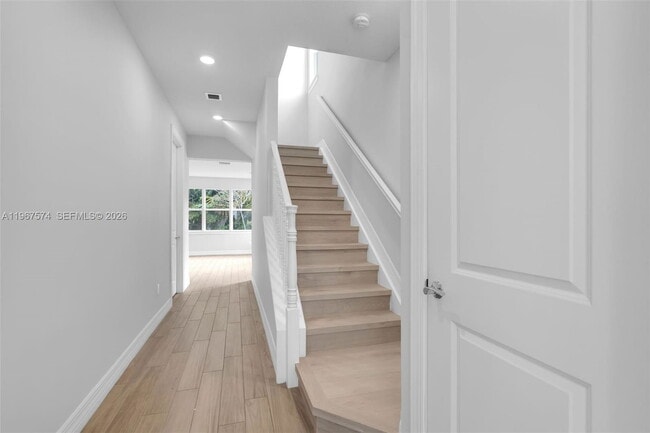 Building Photo - 1595 Evergreen Ter