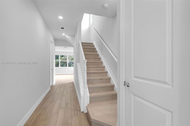 Foto del edificio - 1595 Evergreen Ter