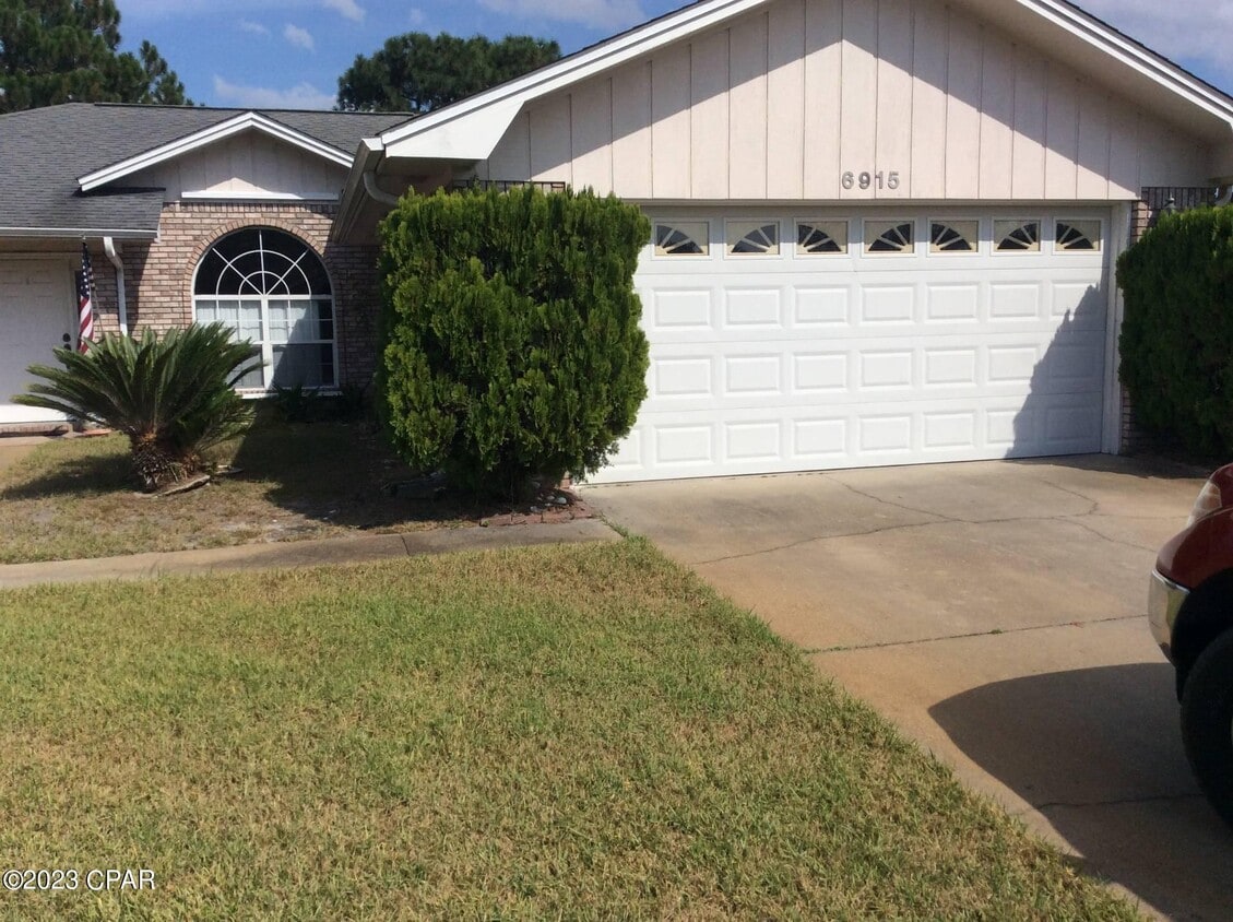 Primary Photo - 6915 Ross Dr