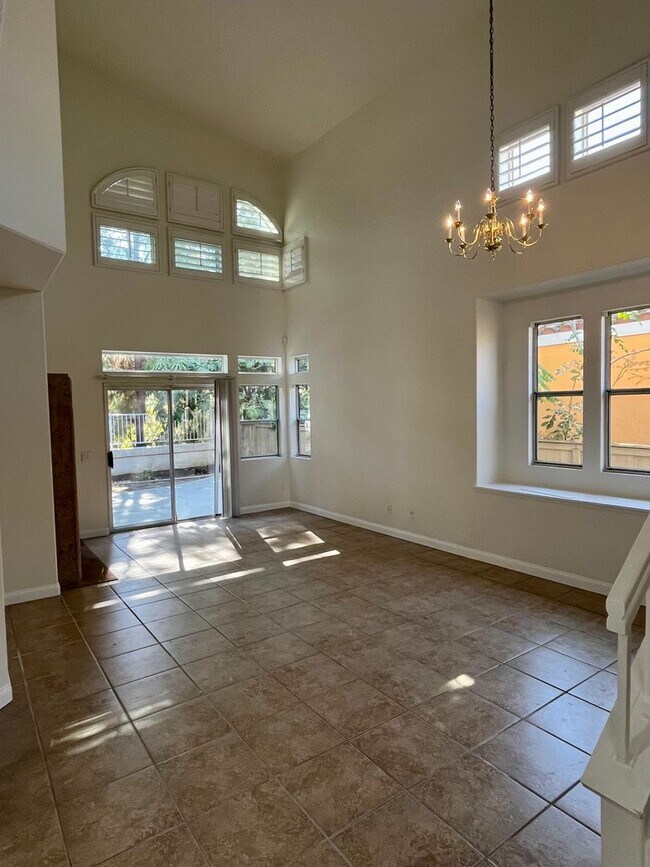 Building Photo - 4 Bedroom 3 Bath  Rancho Del Rey -Chula Vista