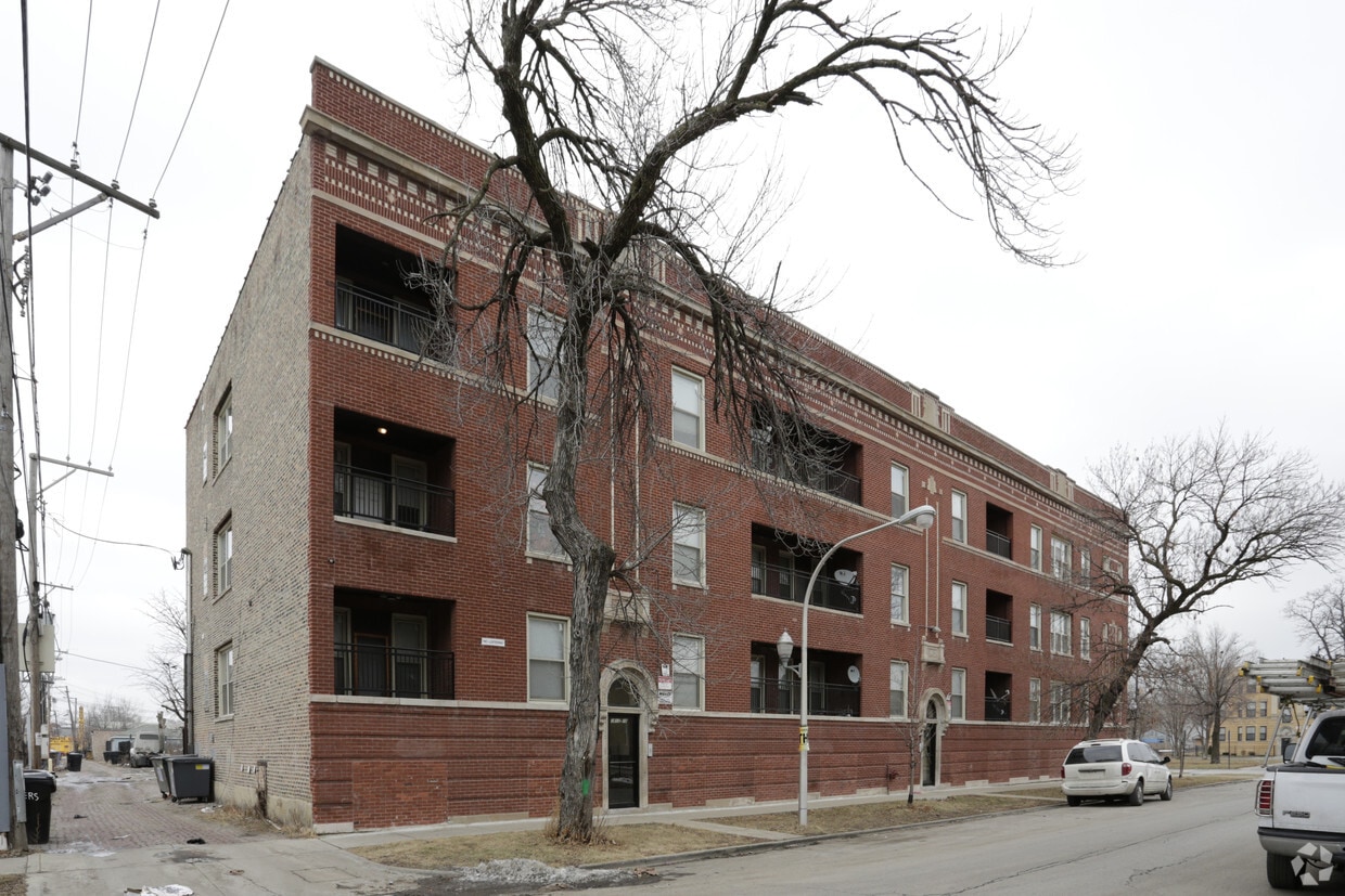 Foto del edificio - 18 UNITS /// LAWNDALE