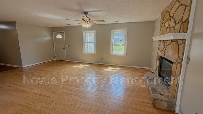 Building Photo - 32 Russell Ln