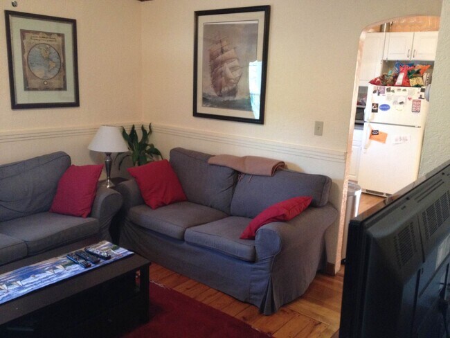 living rm - 199 Bryant St