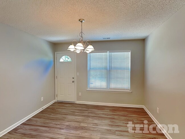 Building Photo - 11011 Pointer Ridge Dr