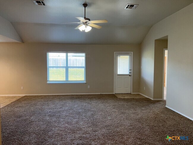 Building Photo - 309 Viola Dr