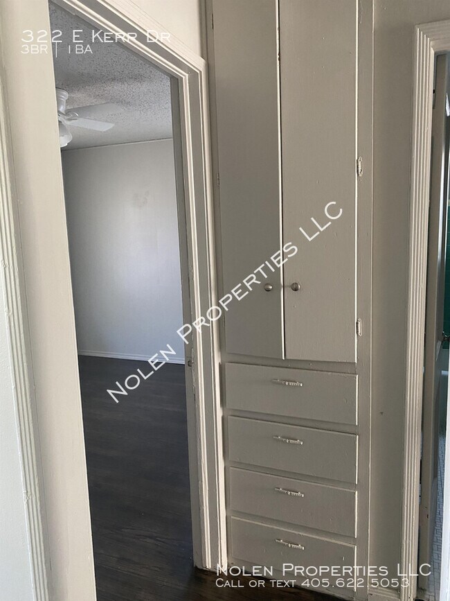 Foto del edificio - 322 E Kerr Dr
