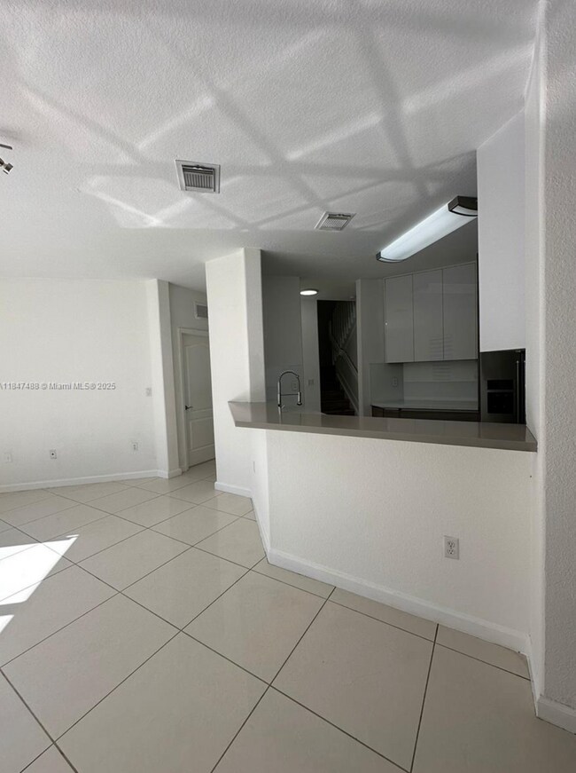 Building Photo - 7454 NW 112th Pl