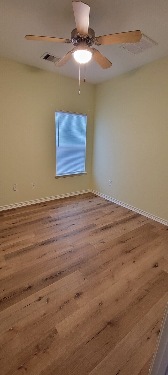 Building Photo - 15576 Palmira Ave