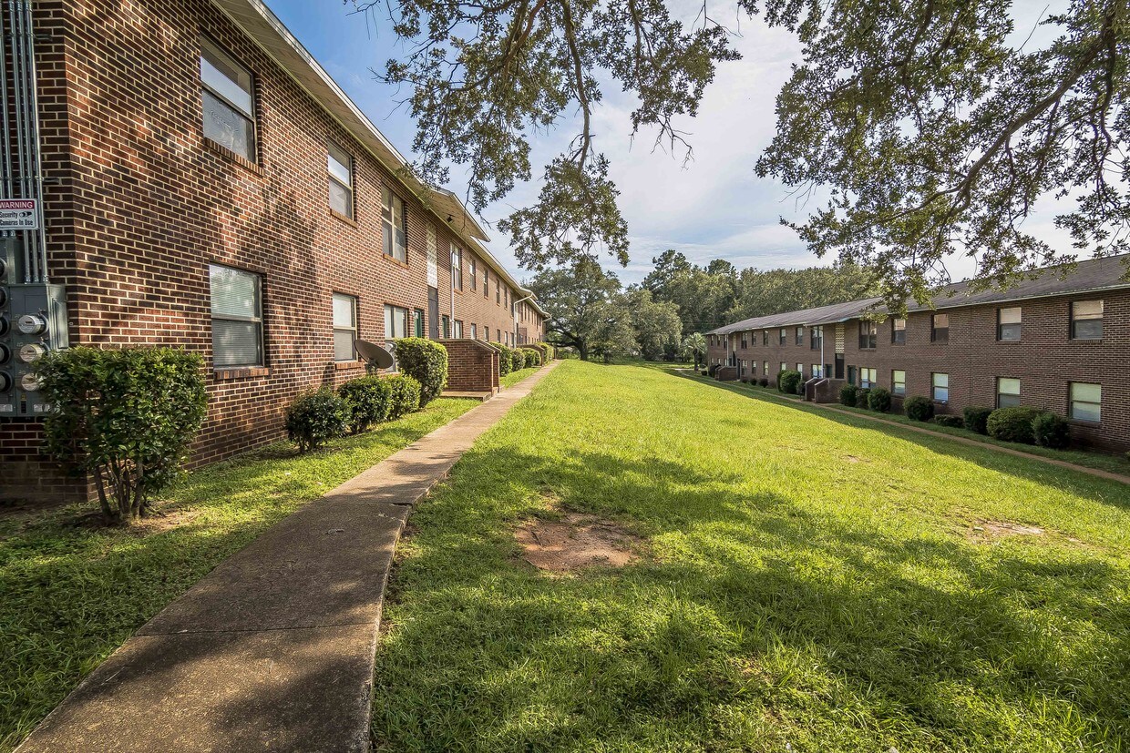 Holton Apartments Rentals Tallahassee, FL