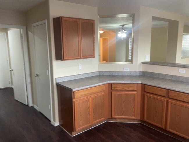 Foto del edificio - 5205 Caprock Dr NE