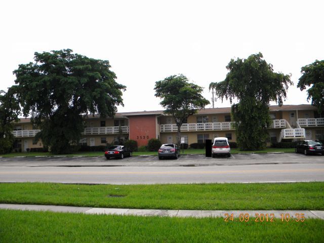 Foto del edificio - 3530 NW 43rd Ave