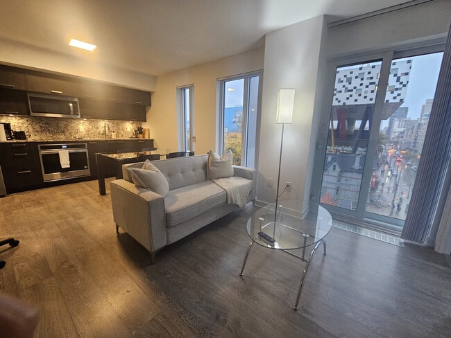 Building Photo - 50 McCaul St