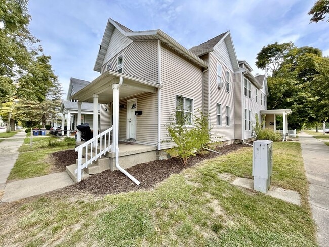 Foto del edificio - 538 Fremont Ave NW