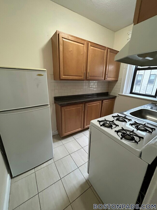 Building Photo - 1156 Commonwealth Ave