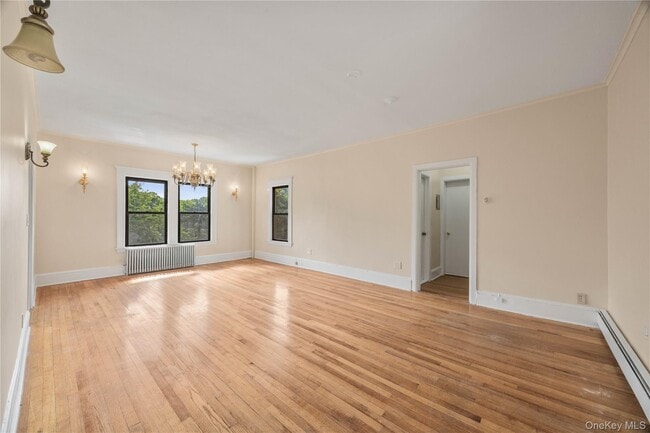 Building Photo - 176 Colonial Pkwy
