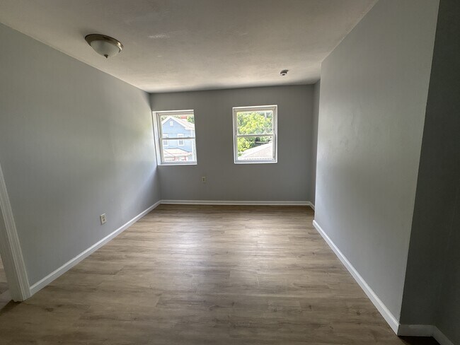 Foto del edificio - 1450 Fleming Ave
