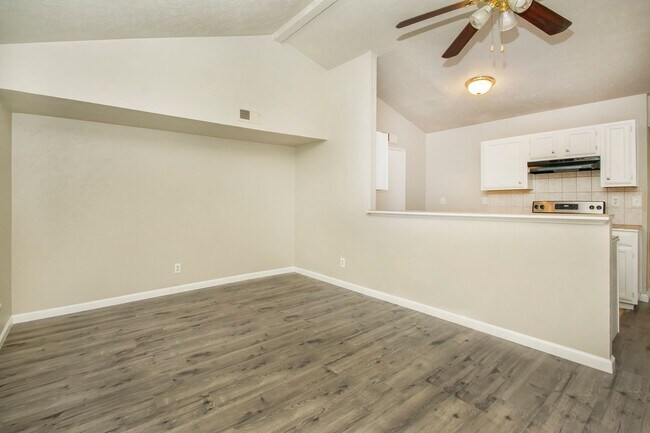 Foto del edificio - 7062 Pineberry Rd