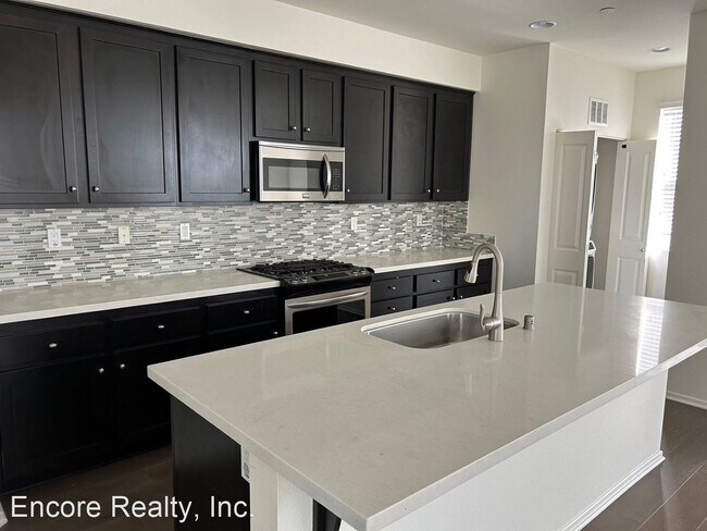 Building Photo - 3 br, 4 bath House - 5424 Santa Sofia