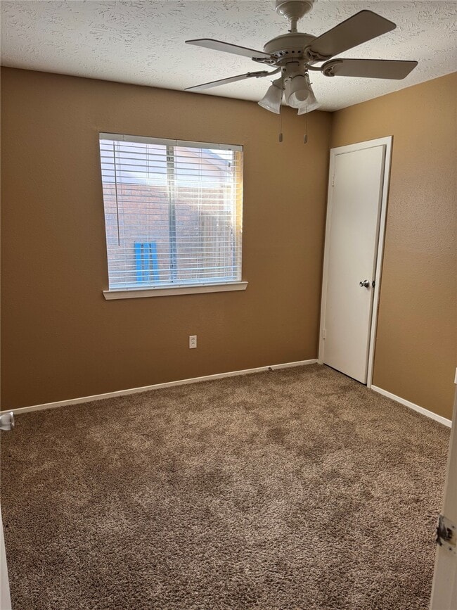 Building Photo - 333 Forest Hills Dr