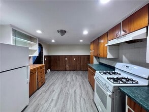 Building Photo - 444 North Ave