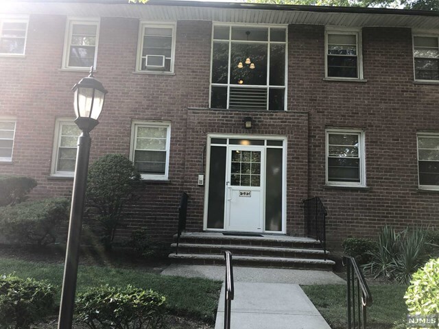 Foto del edificio - 26-19 Fair Lawn Ave