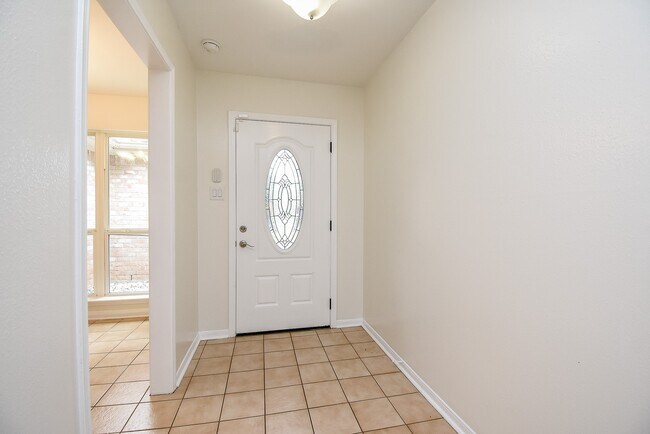 Foto del edificio - 14206 Ella Lee Ln