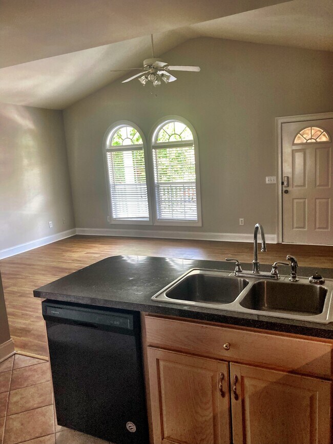 Foto del edificio - 8082 Veterans Pkwy