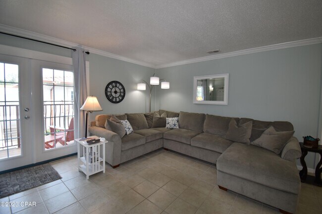 Foto del edificio - 2100 W Beach Dr