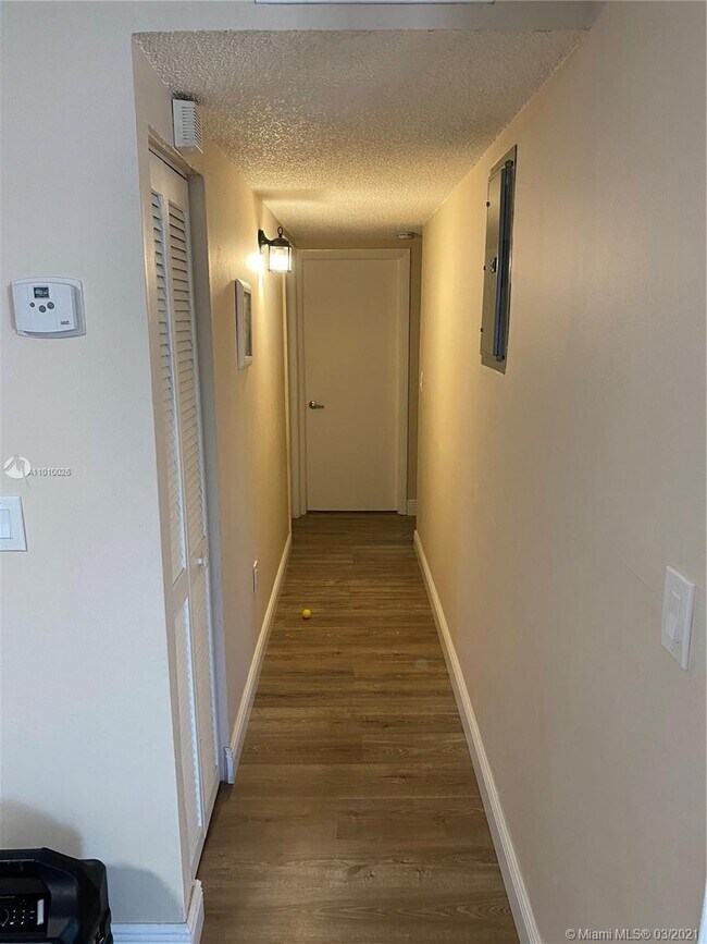 Foto del edificio - 2750 SW 4th St