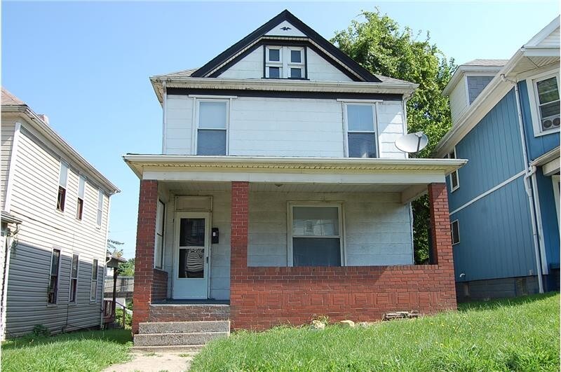 Primary Photo - 1641 Ridge Ave