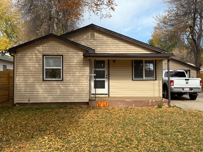 Building Photo - 2424 W Mulberry St Building Photo - 2424 W Mulberry St