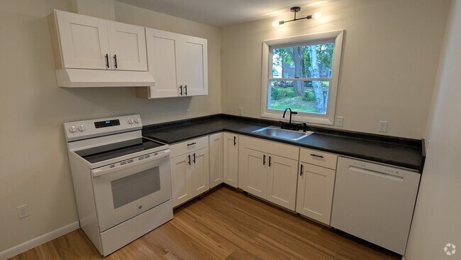 Building Photo - 250 Lovering St