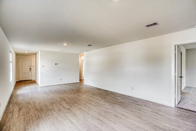 Foto del edificio - 15231 Abella Dr