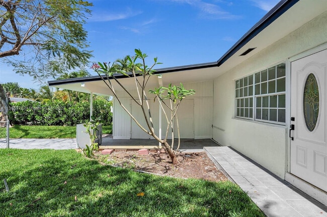 Building Photo - 1150 SW 46th Ave