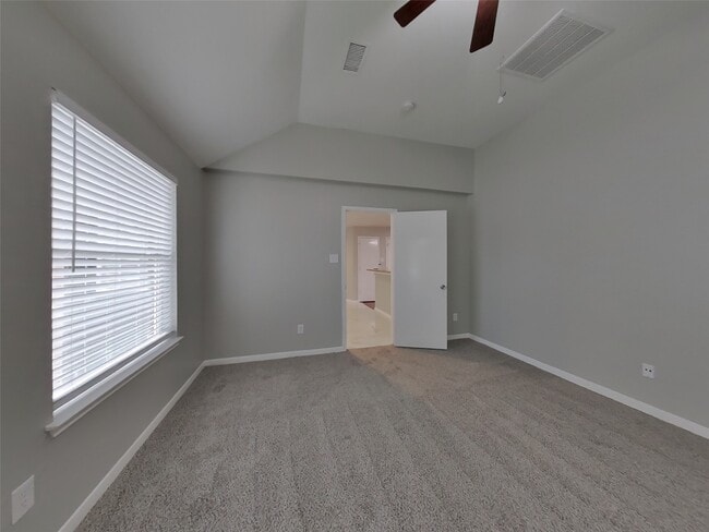 Building Photo - 6726 Misty Dale Dr