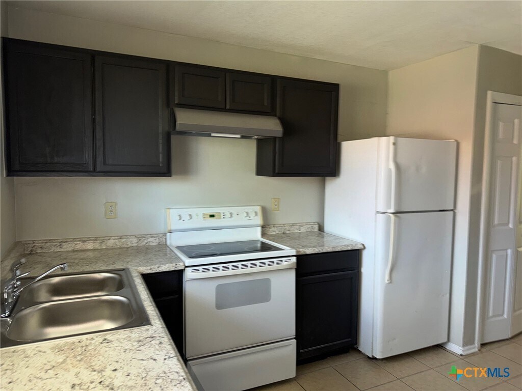 Building Photo - 1207 Charisse St